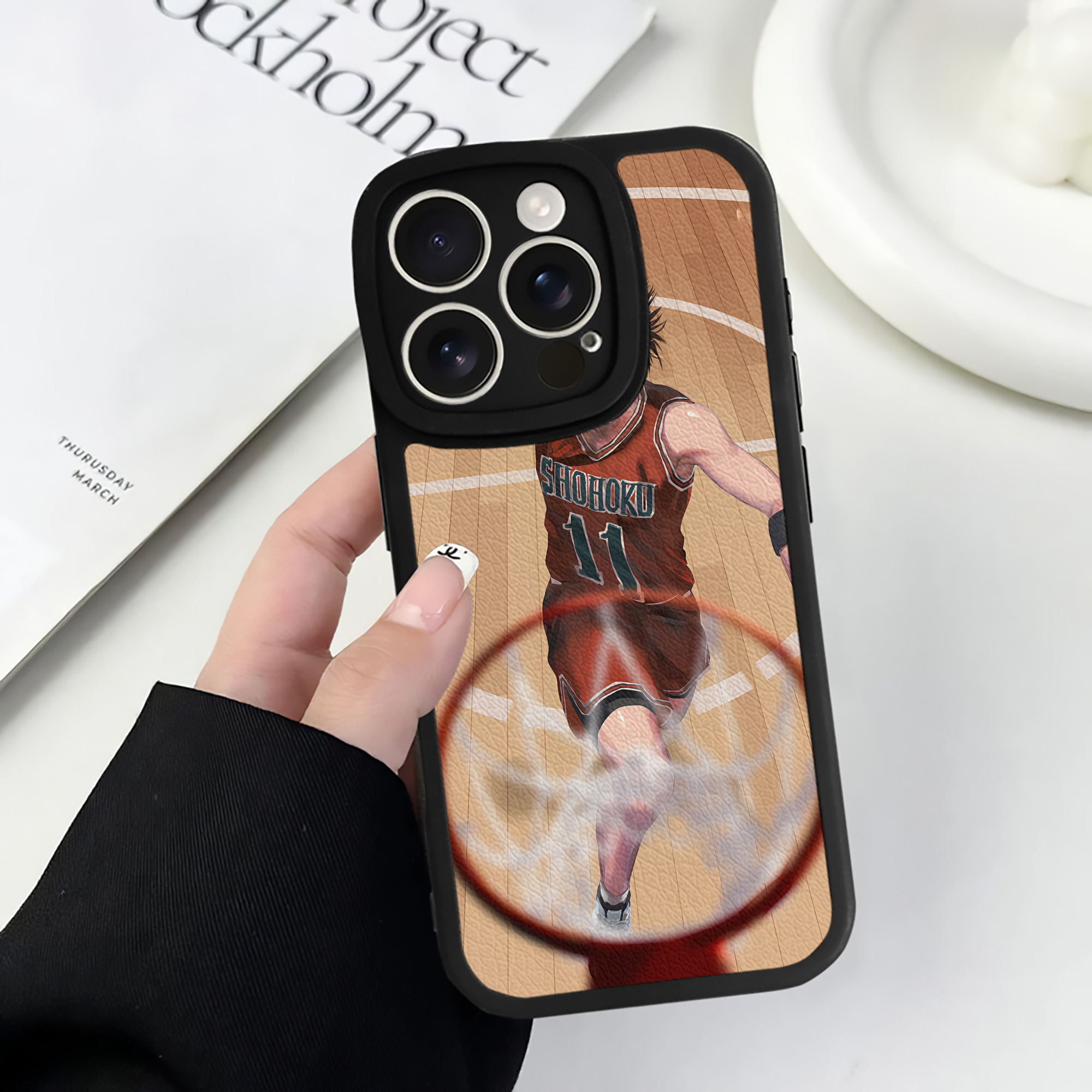 （画像用） SLAM DUNK／スラムダンク 【iPhone 16シリーズ対応】シリコンスマホケース（レザー調） 材質：シリコン